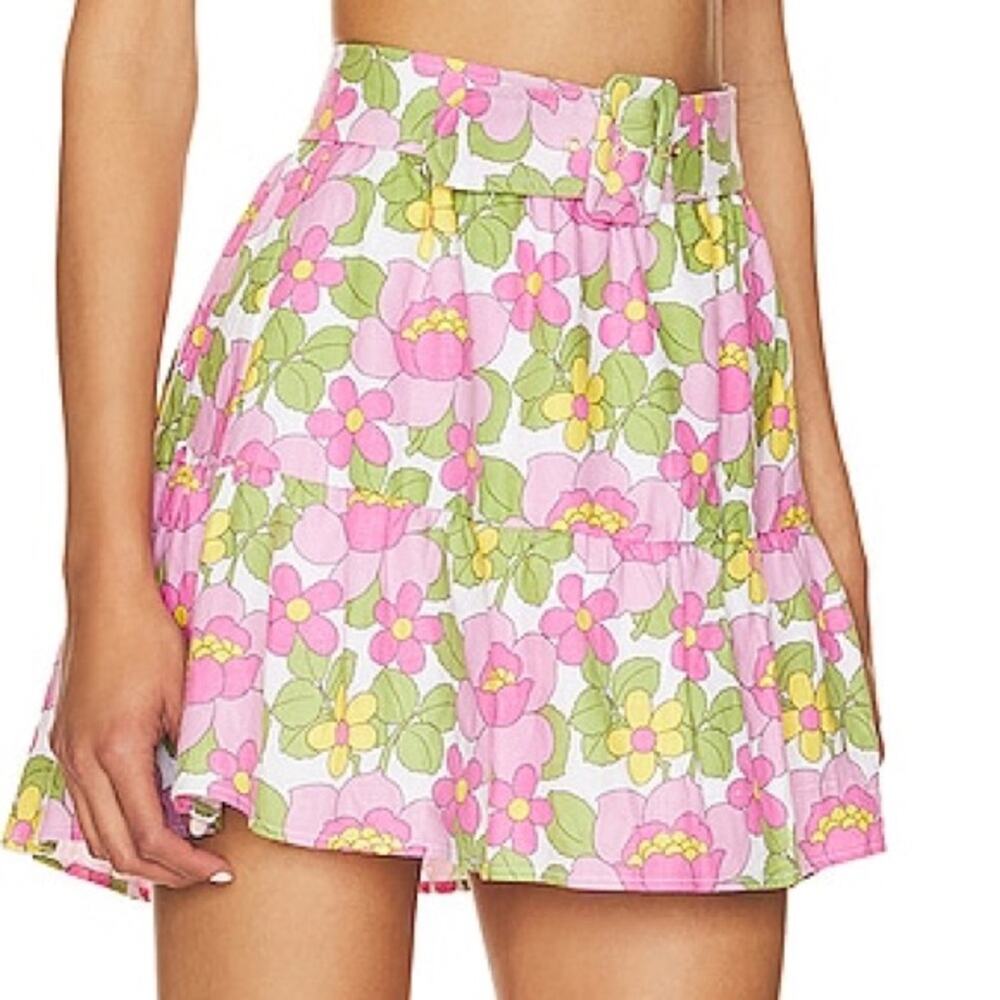Show Me Your Mumu NWT Fiona Skirt in Fresh Floral
138.00 Size Small - Picture 5 of 9